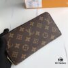 69305dc8f09edb6de4c50029 M60017 Interior Color Scheme. ZIPPY Zip Wallet