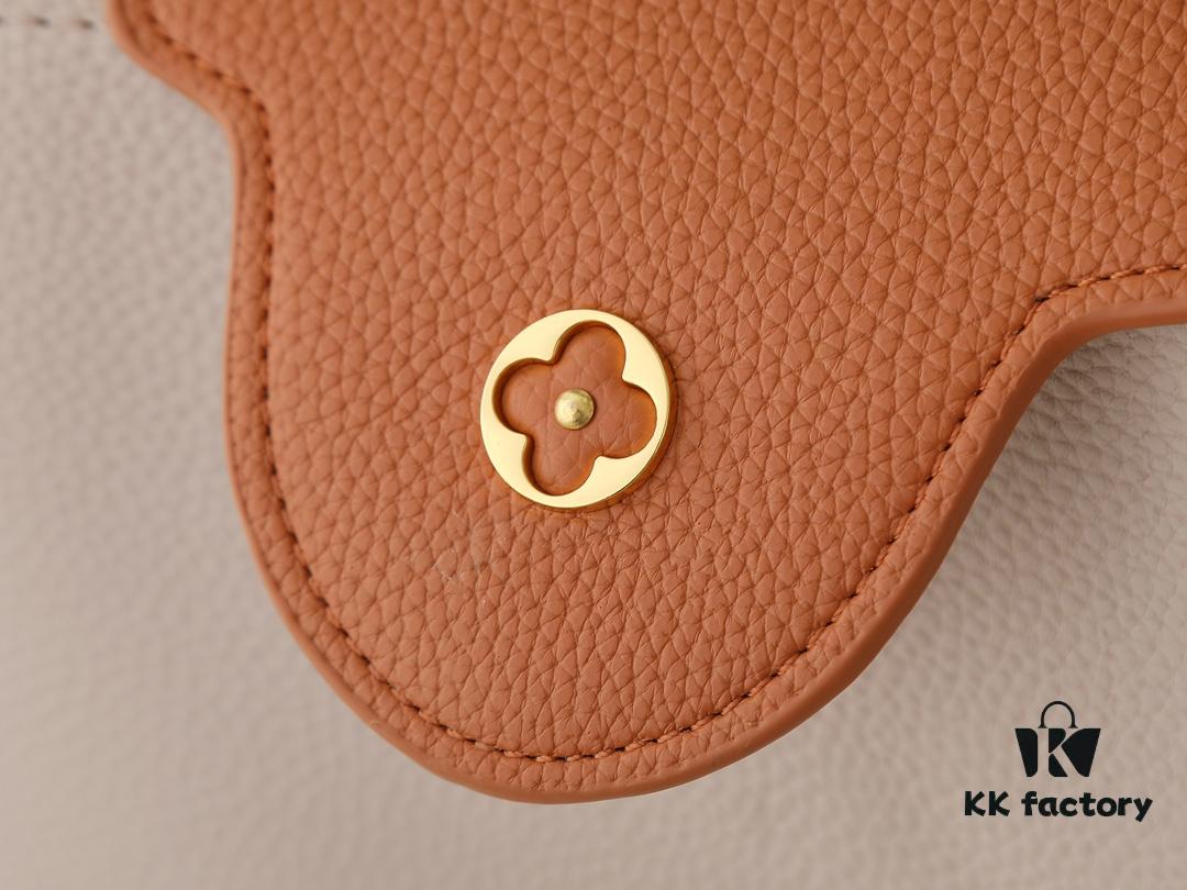 69305e0af09edb6de4c500b7 Guangzhou Goods Upgrade Original Version M12956 M12952 M14176 This Mini Capucines Bag Features Luxurious Taurillon Cowhide Leather in a Refined Seasonal Hue, Accentuated with Shining Metal Hardware and the LV Initials as a Signature Detail. The Flap Can Be Worn Externally or Tucked Inside to Reveal a Well-Organized Interior, While the Zippered Pocket Offers Secure Storage for Valuables. The Detachable and Adjustable Shoulder Strap Allows for Versatile Carrying Options. Dimensions: 27.0 x 17.3 x 9.0 cm (L x H x W)