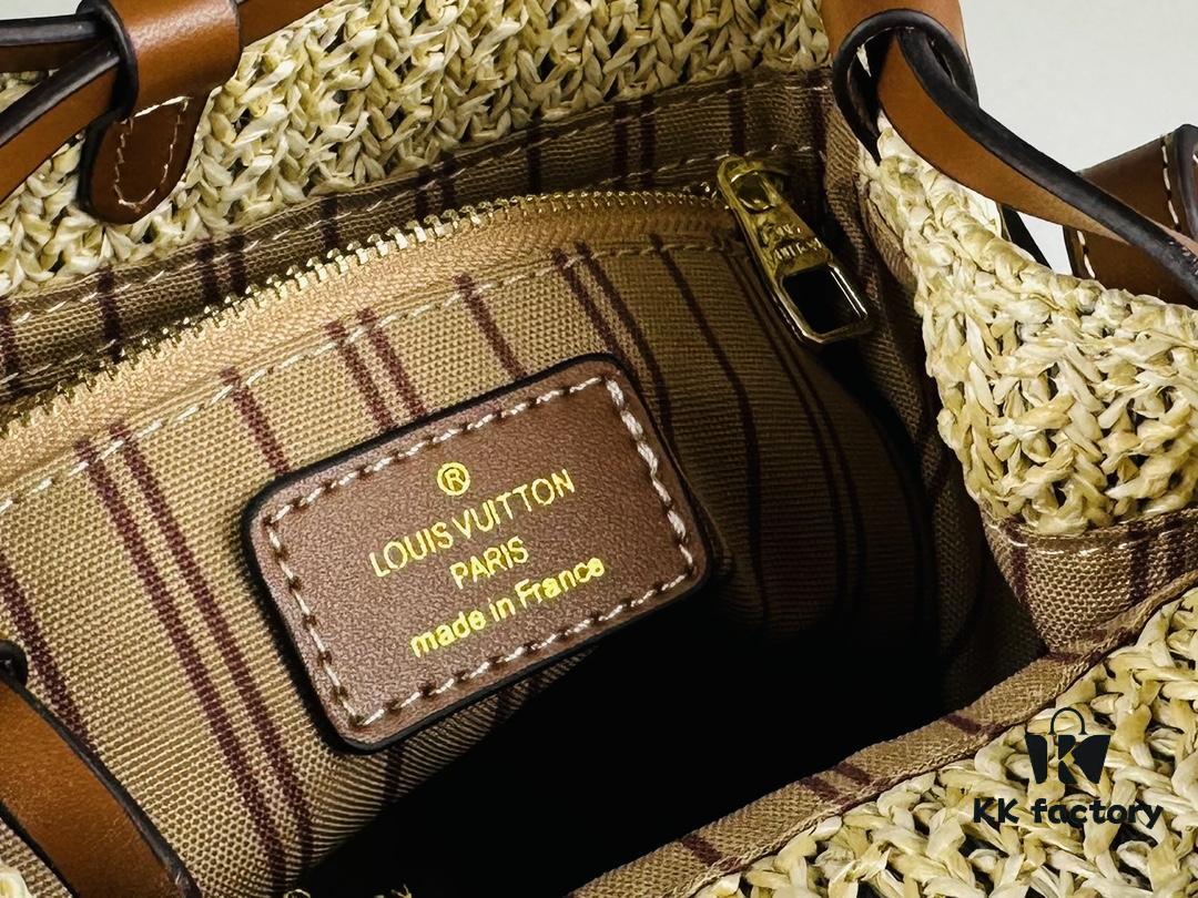 69305e40f09edb6de4c50124 New Small LV NOE PURSE Bucket Bag in Raffia Leather