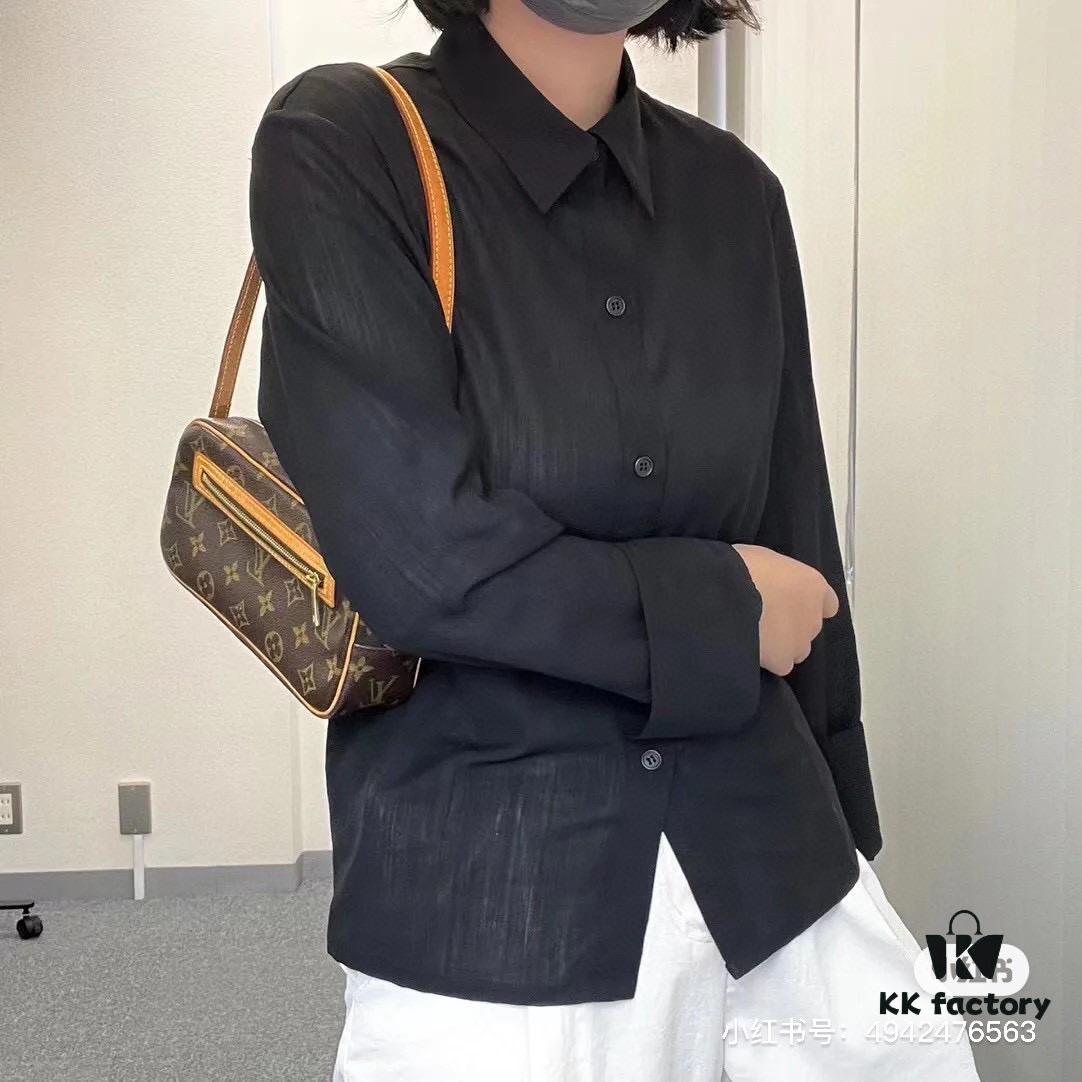 69305e91f09edb6de4c501c8 M51183 Small Open Smile Box Bag LV Vintage Monogram Shoulder Bag