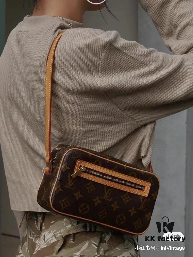 69305e92f09edb6de4c501cb M51183 Small Open Smile Box Bag LV Vintage Monogram Shoulder Bag