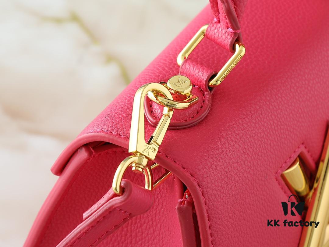 69305edff09edb6de4c50269 Upgraded Original M21590 M59090 Twist One Handle BB Handbag crafted from deeply dyed Taurillon leather, featuring a top single handle and the iconic LV Twist turn-lock flap closure. The contrast-color leather lining adds a fashionable touch, suitable for crossbody, shoulder, or handheld wear.