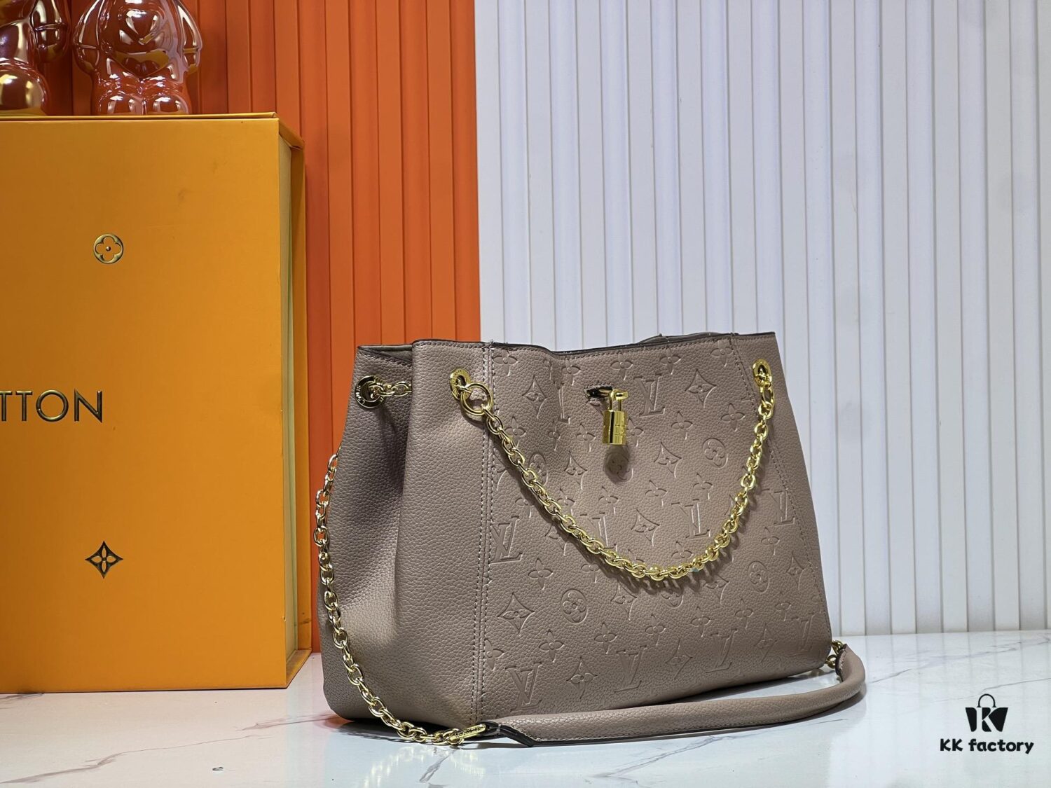 69305ef1f09edb6de4c5028e M14414 M14659 M14234 M Anytime Medium Handbag