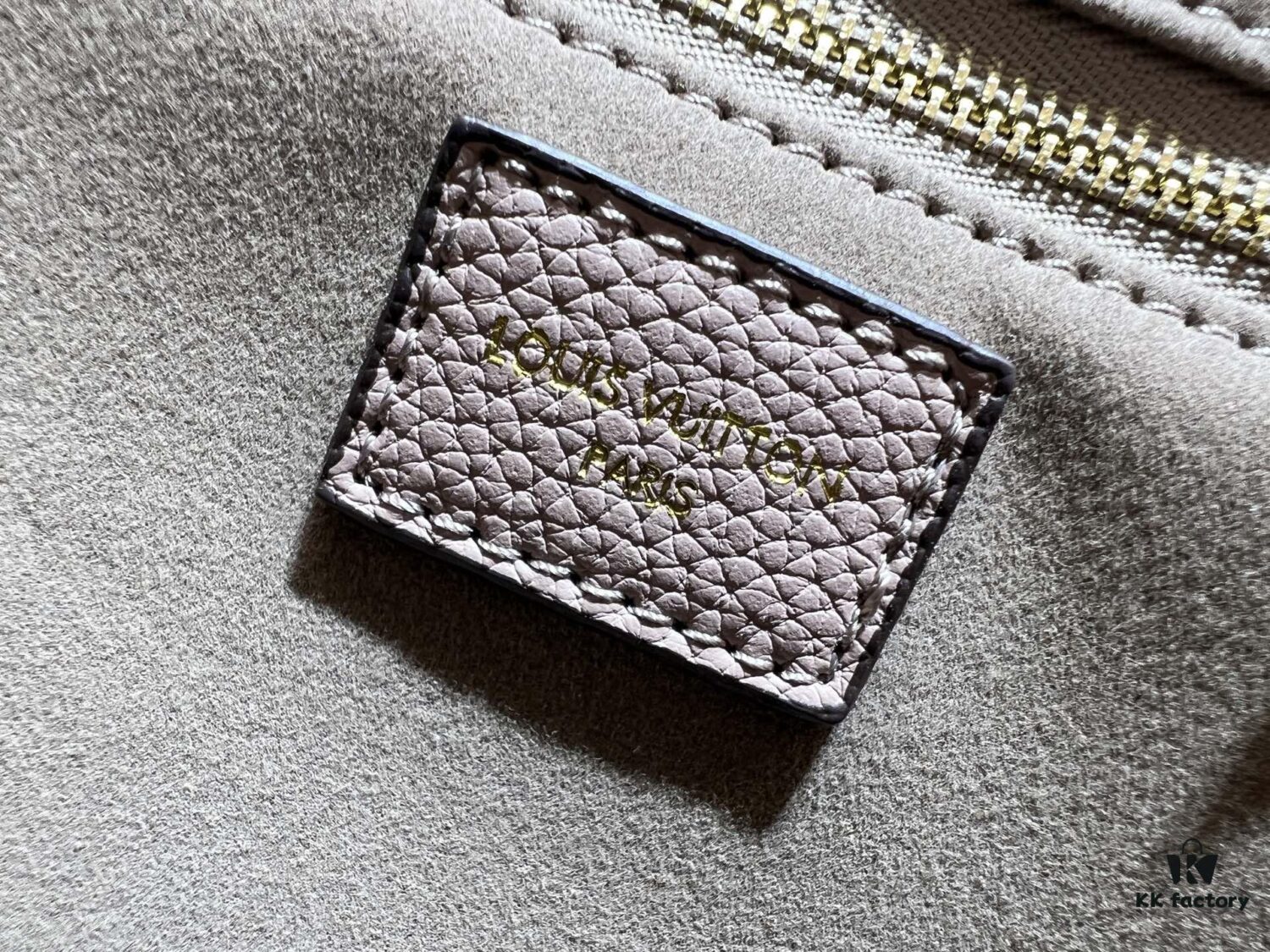69305ef8f09edb6de4c50299 M14414 M14659 M14234 M Anytime Medium Handbag