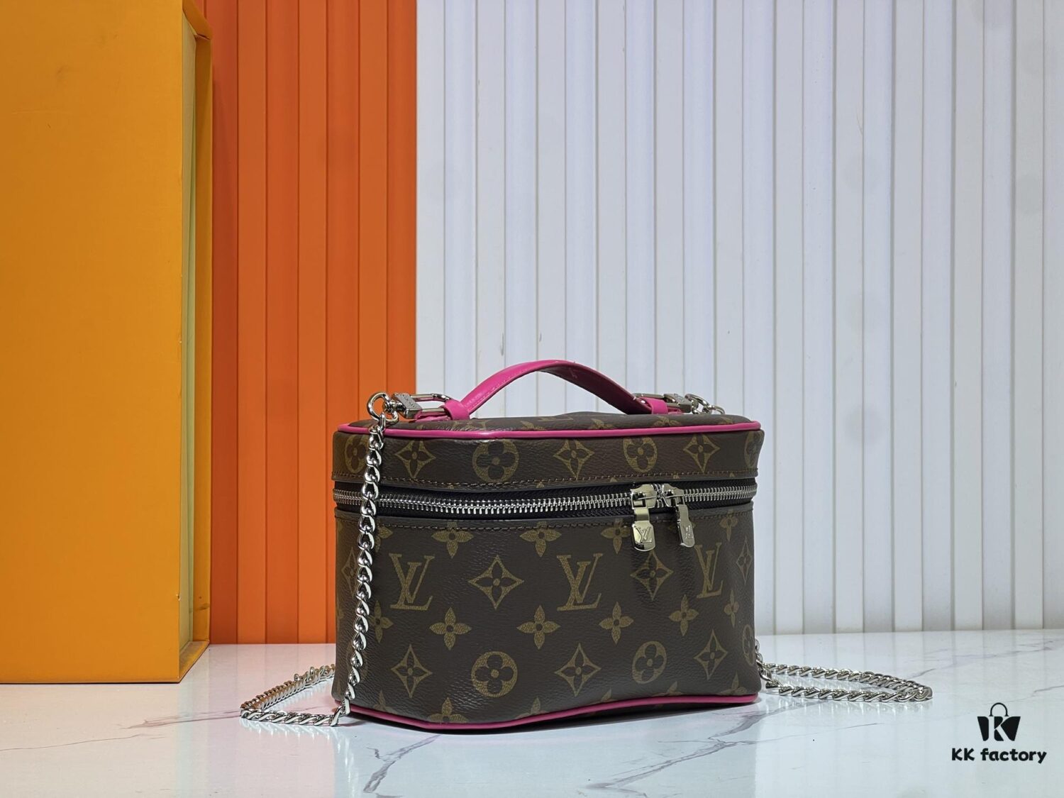 M44495 Nice Mini Cosmetic Case