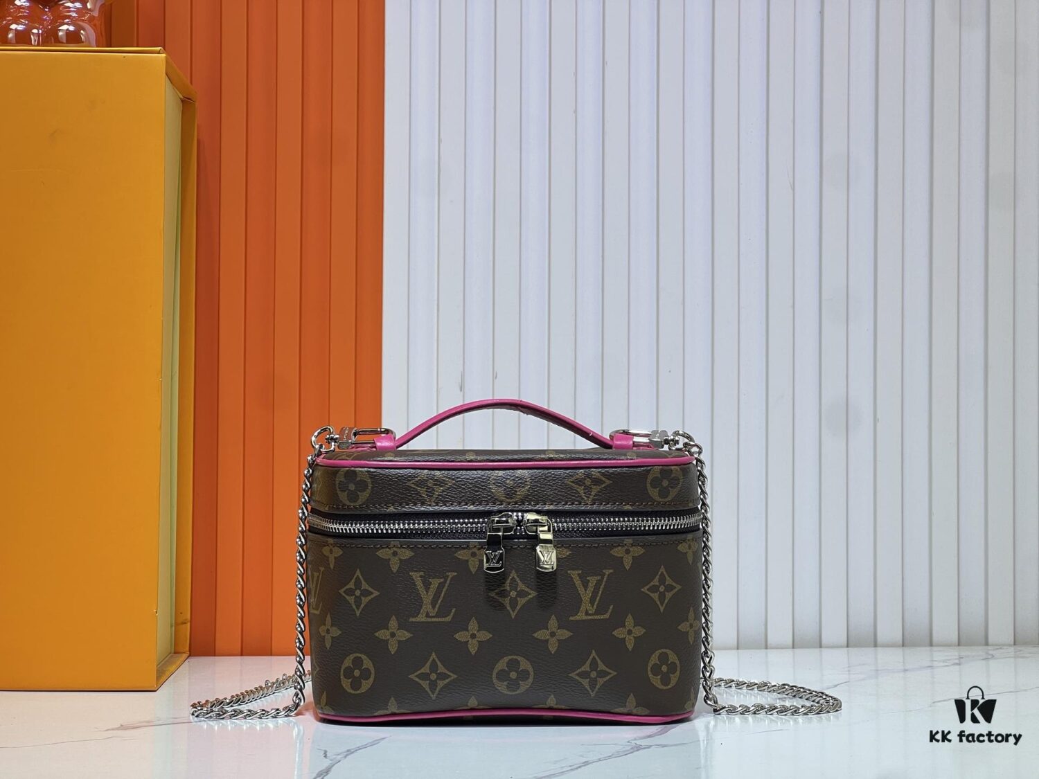 M44495 Nice Mini Cosmetic Case