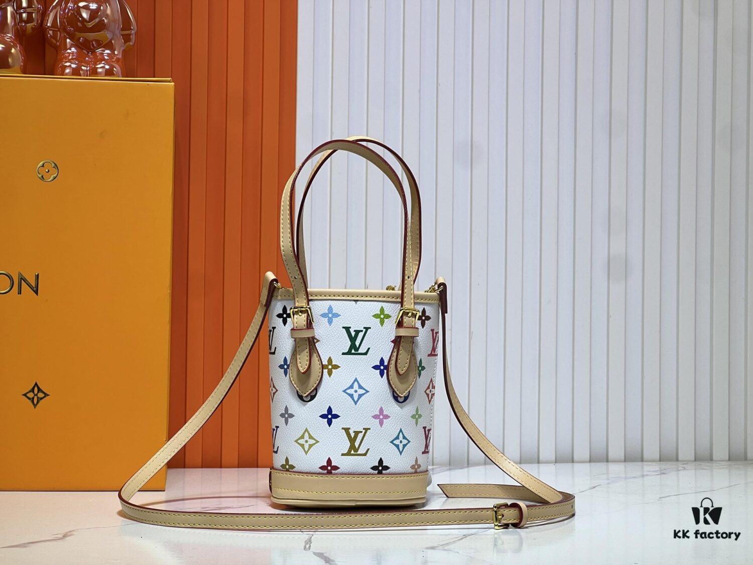 69305fcdf09edb6de4c50463 M81489 M13619 Lv➰ Longshang Village White Tricolor Upgrade Nano Bucket Bag
