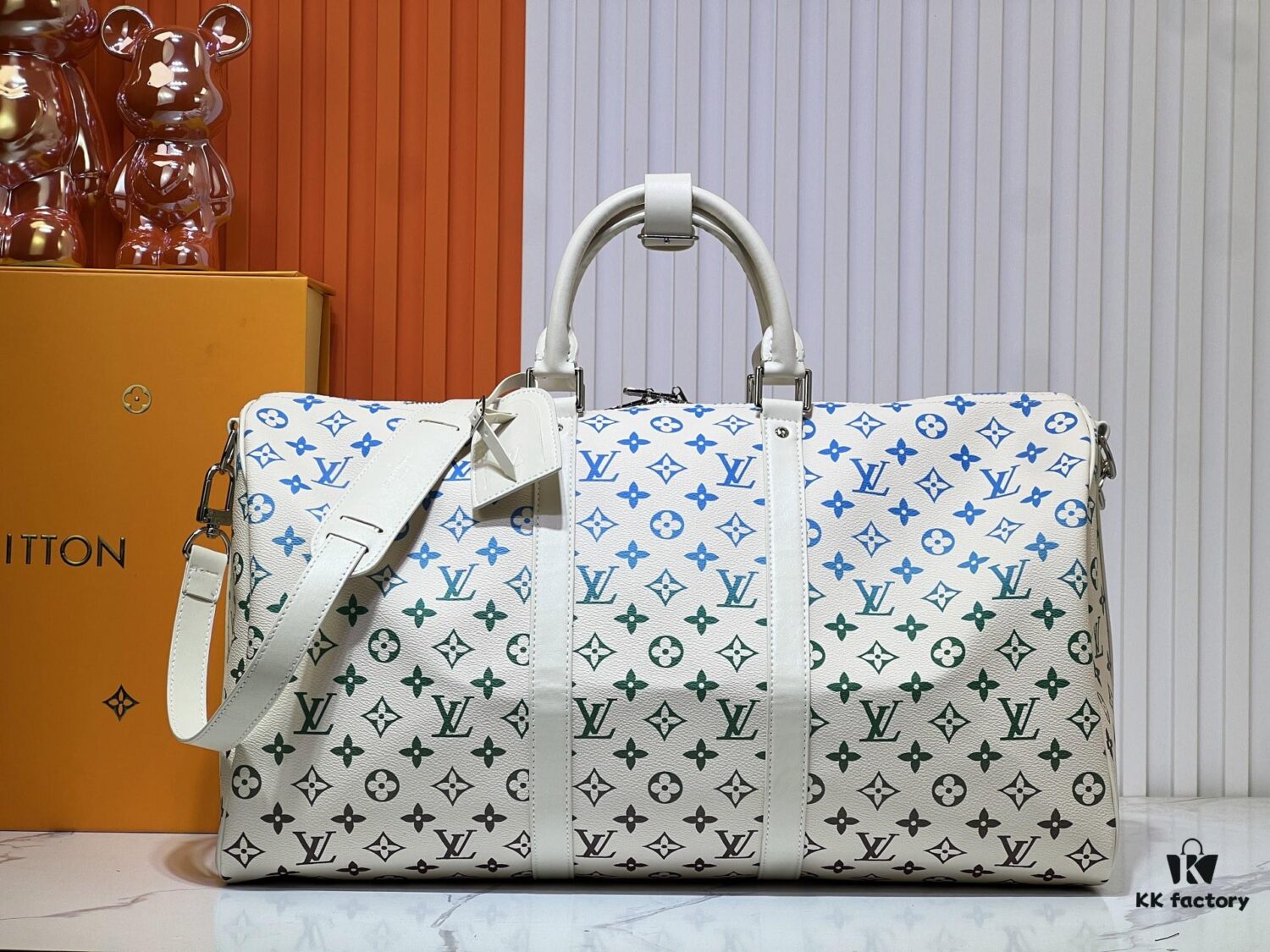 69305fd9f09edb6de4c5046f New Arrival M13745 41416 Gradient Tricolor Series LV 2025 Spring/Summer x Takashi Murakami Collaboration