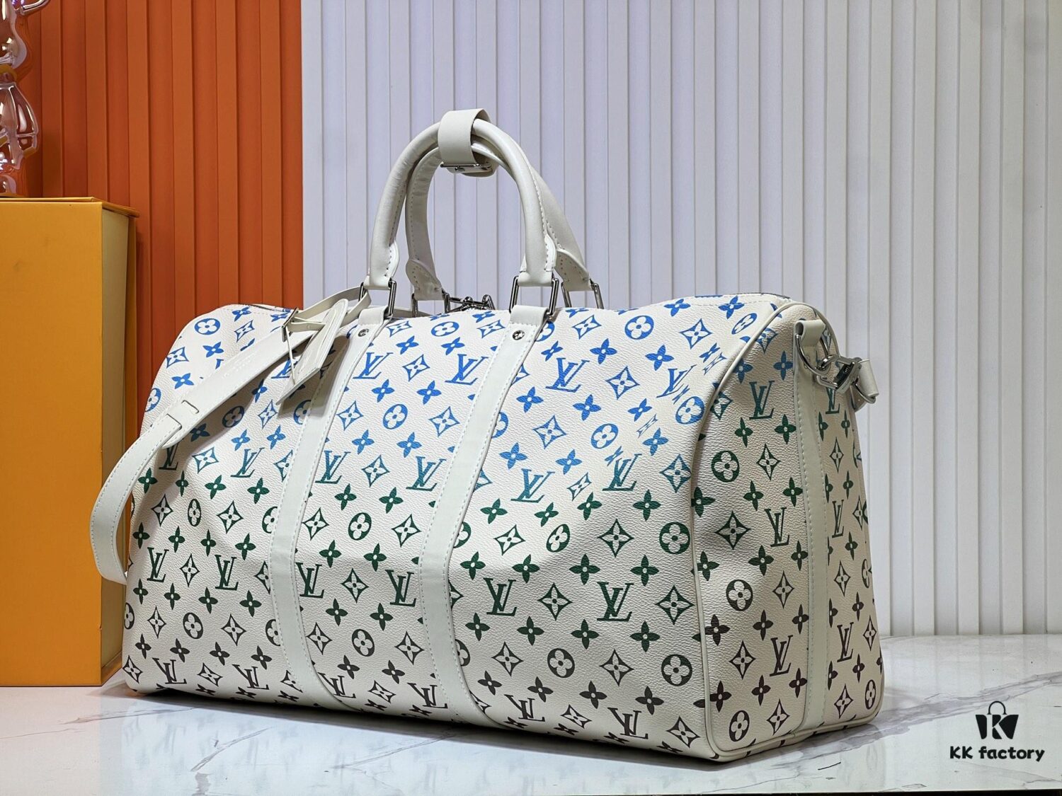 69305fdaf09edb6de4c50471 New Arrival M13745 41416 Gradient Tricolor Series LV 2025 Spring/Summer x Takashi Murakami Collaboration