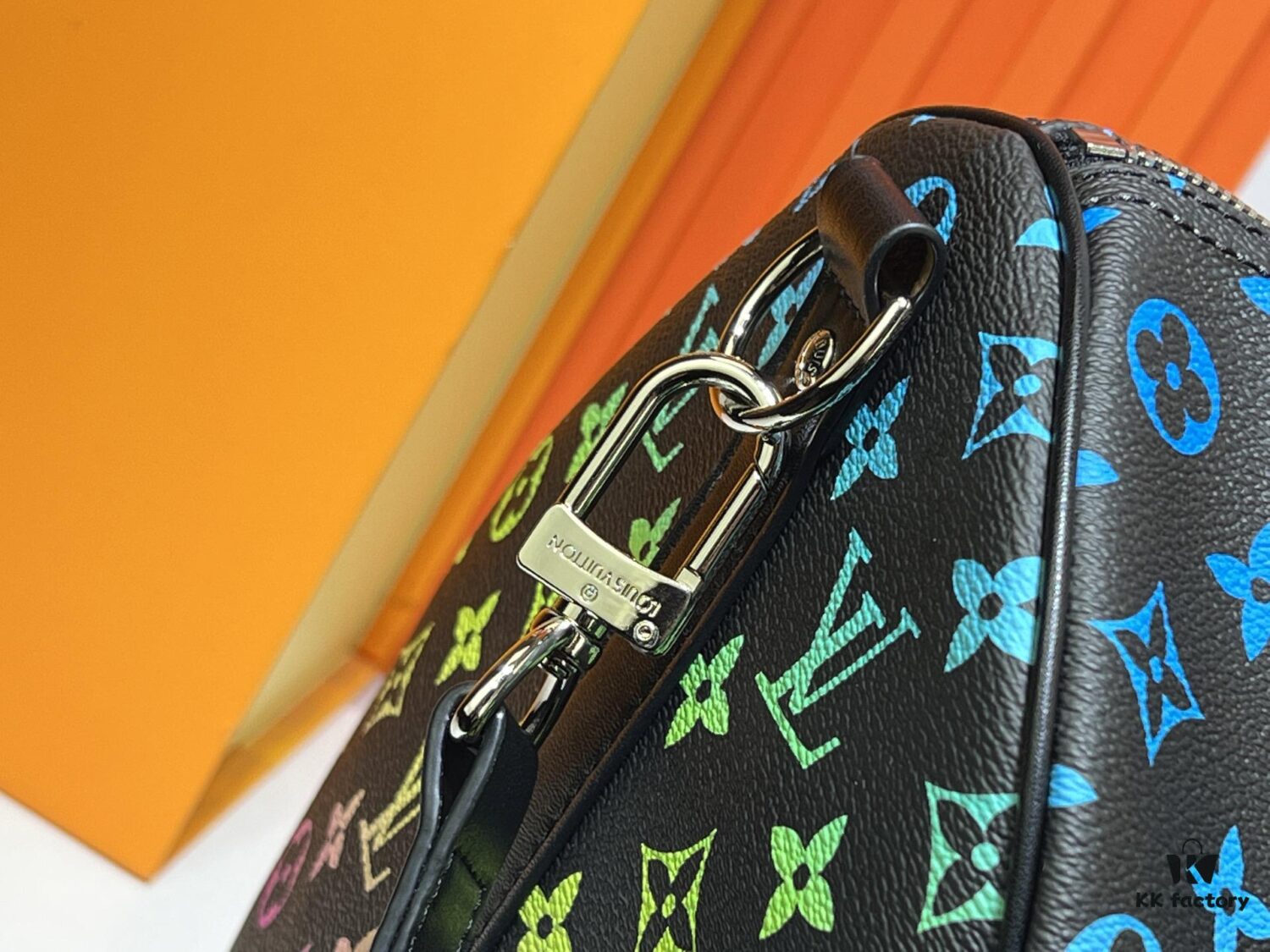 69305fe2f09edb6de4c5047d New Arrival M13745 41416 Gradient Tricolor Series LV2025 Spring/Summer Collection x Takashi Murakami Collaboration
