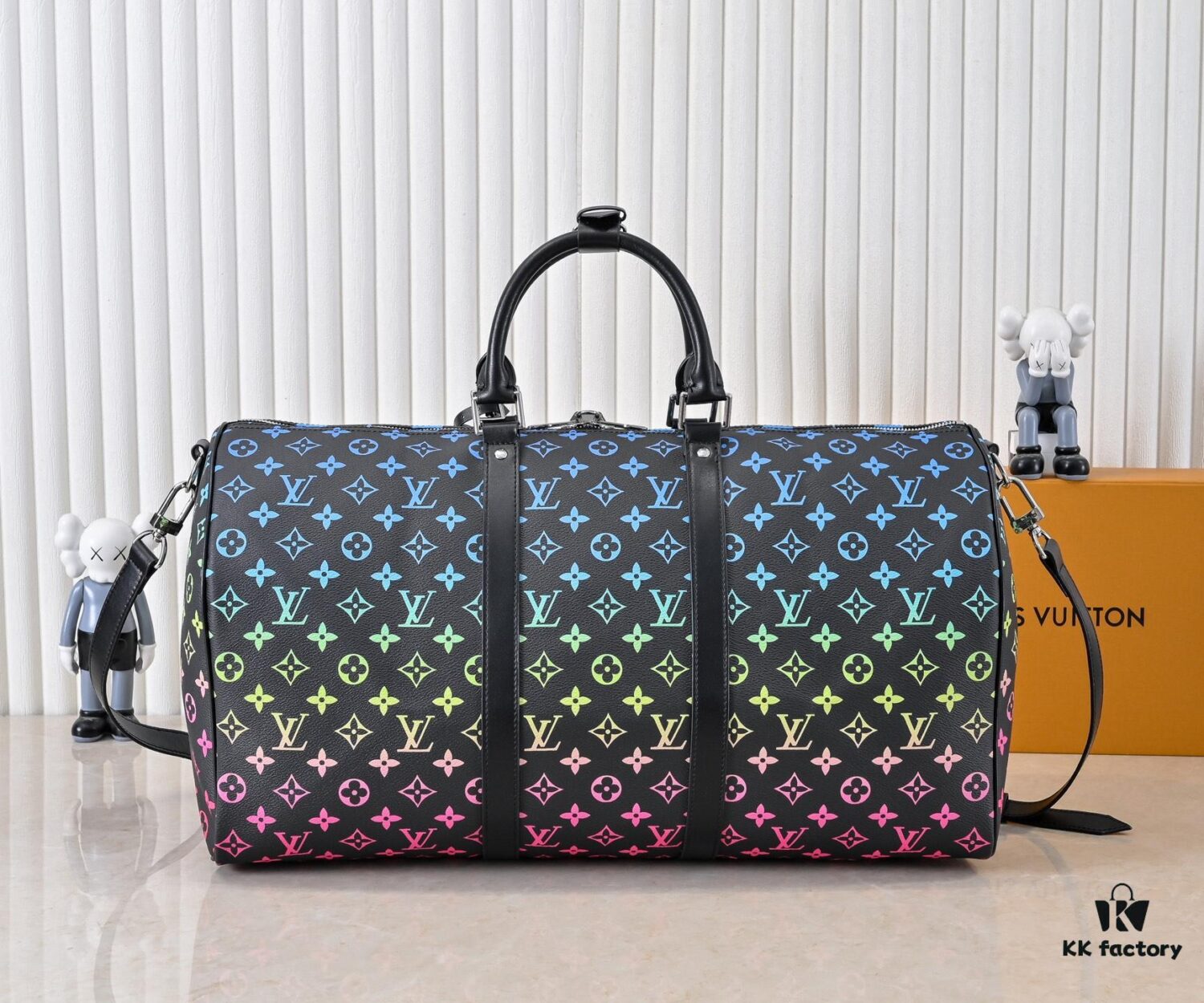 69305ff4f09edb6de4c5049b New Arrival M13745 41416 13915 Gradient Tricolor Series LV2025 Spring/Summer Collaboration with Takashi Murakami