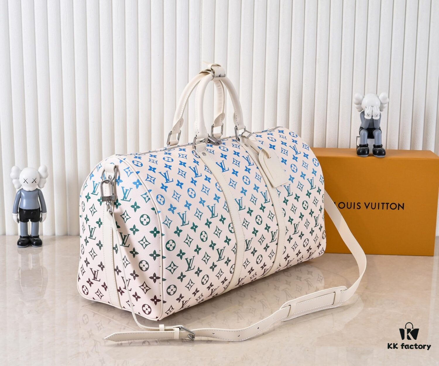 69305ff7f09edb6de4c5049f New Arrival M13745 41416 13915 Gradient Tricolor Series LV2025 Spring/Summer Collection x Takashi Murakami Collaboration