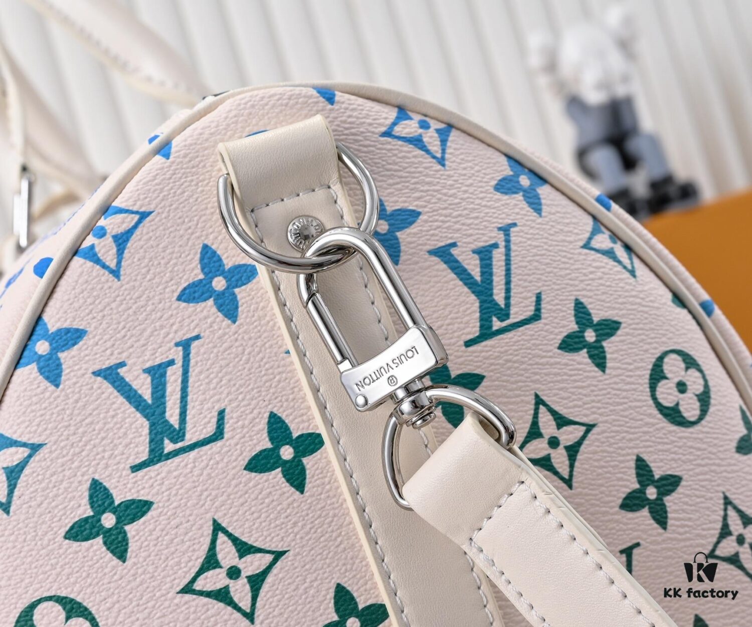 69305ffaf09edb6de4c504a3 New Arrival M13745 41416 13915 Gradient Tricolor Series LV2025 Spring/Summer Collection x Takashi Murakami Collaboration