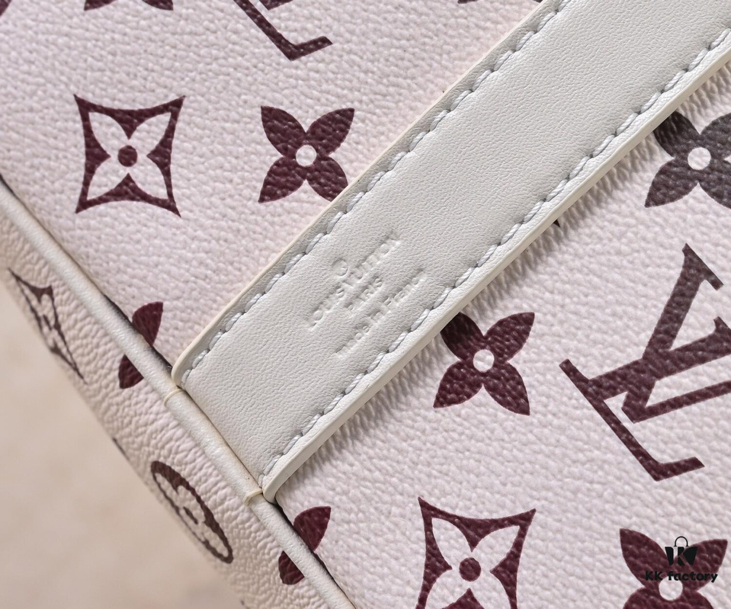 69305ffaf09edb6de4c504a4 New Arrival M13745 41416 13915 Gradient Tricolor Series LV2025 Spring/Summer Collection x Takashi Murakami Collaboration