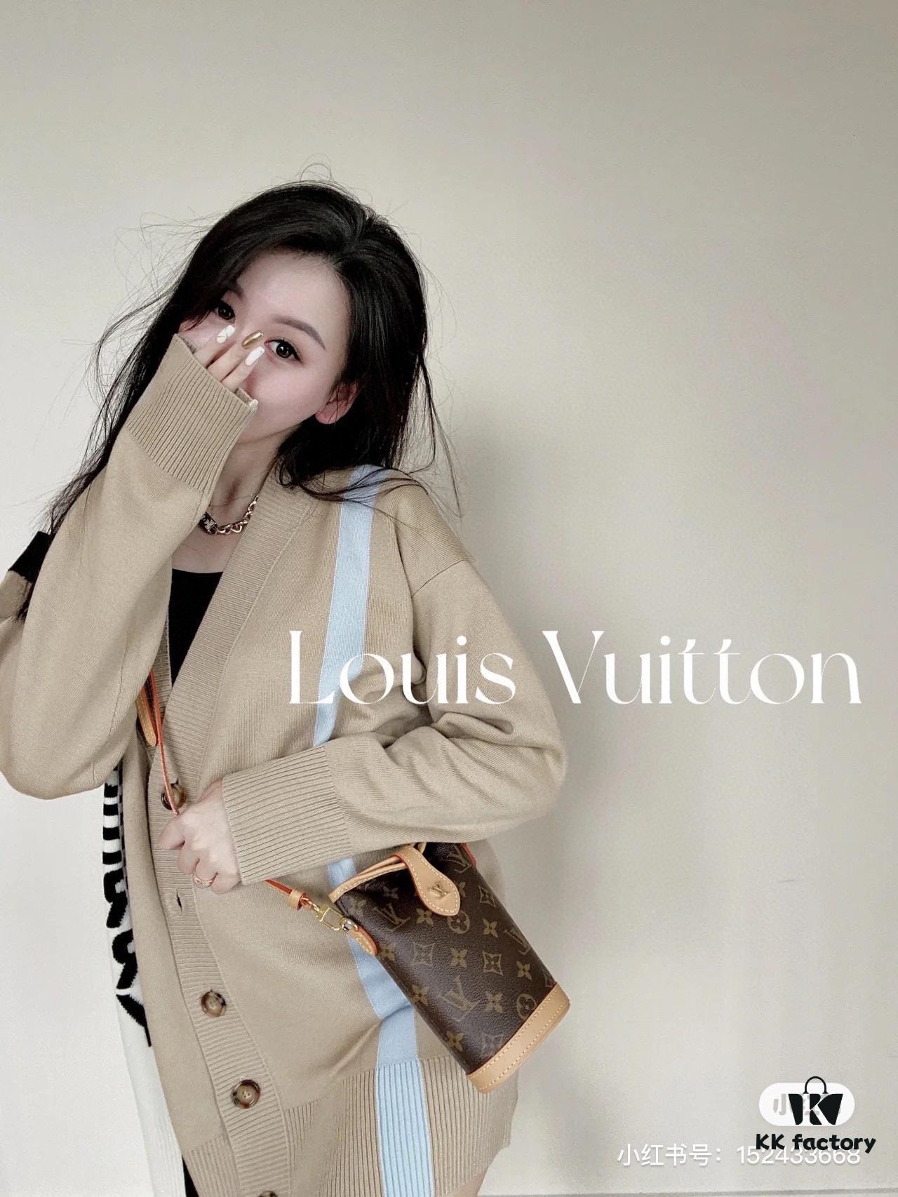 69305ffaf09edb6de4c504a5 Quality Upgrade 🔥 Exclusive Real-shot M80874 Monogram Vintage Mini Ice Cream Cone Bag 2022 Latest Fold Me Mini Style with Magnetic Clasp Design, Leather Featuring LV Hardware Elements, Compact and Exquisite Unisex Bag