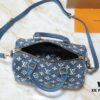 69306015f09edb6de4c504d9 Upgraded Original M46736 M59273 M58947 M21464 M59609 Speedy Bandoulière 25 Handbag, Strikingly Reintroduced in the 2021 Fall Wild at Heart Capsule Collection, Featuring Oversized LV Letter Embossing on Monogram Empreinte Leather, with a Detachable Shoulder Strap Offering Crossbody Wear