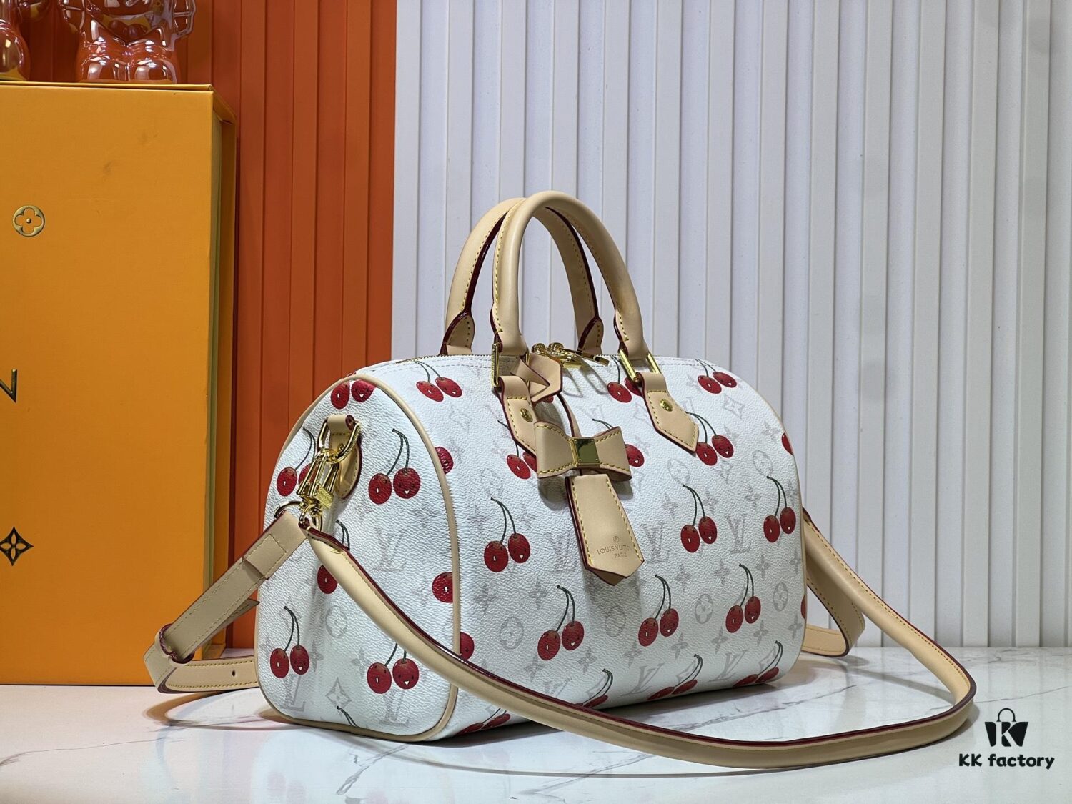69306070f09edb6de4c5057c M17089 M40391 Louis Vuitton Cherry Series Handbag from 2005 Designed by Takashi Murakami