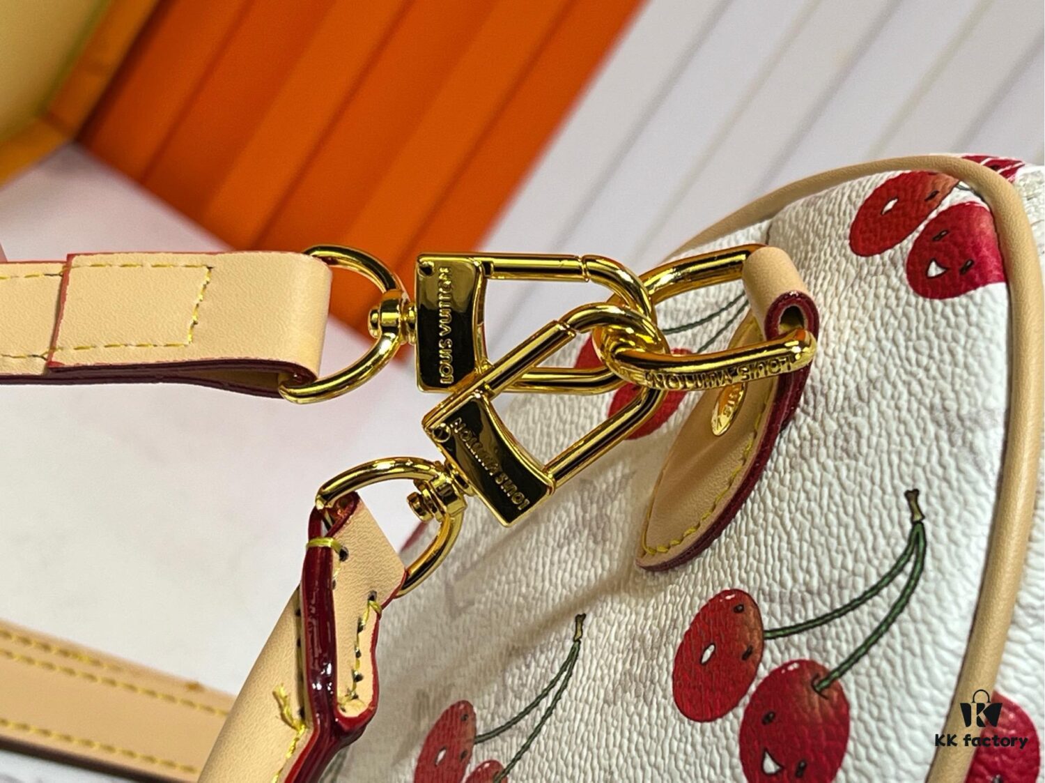 69306071f09edb6de4c5057f M17089 M40391 Louis Vuitton Cherry Series Handbag from 2005 Designed by Takashi Murakami