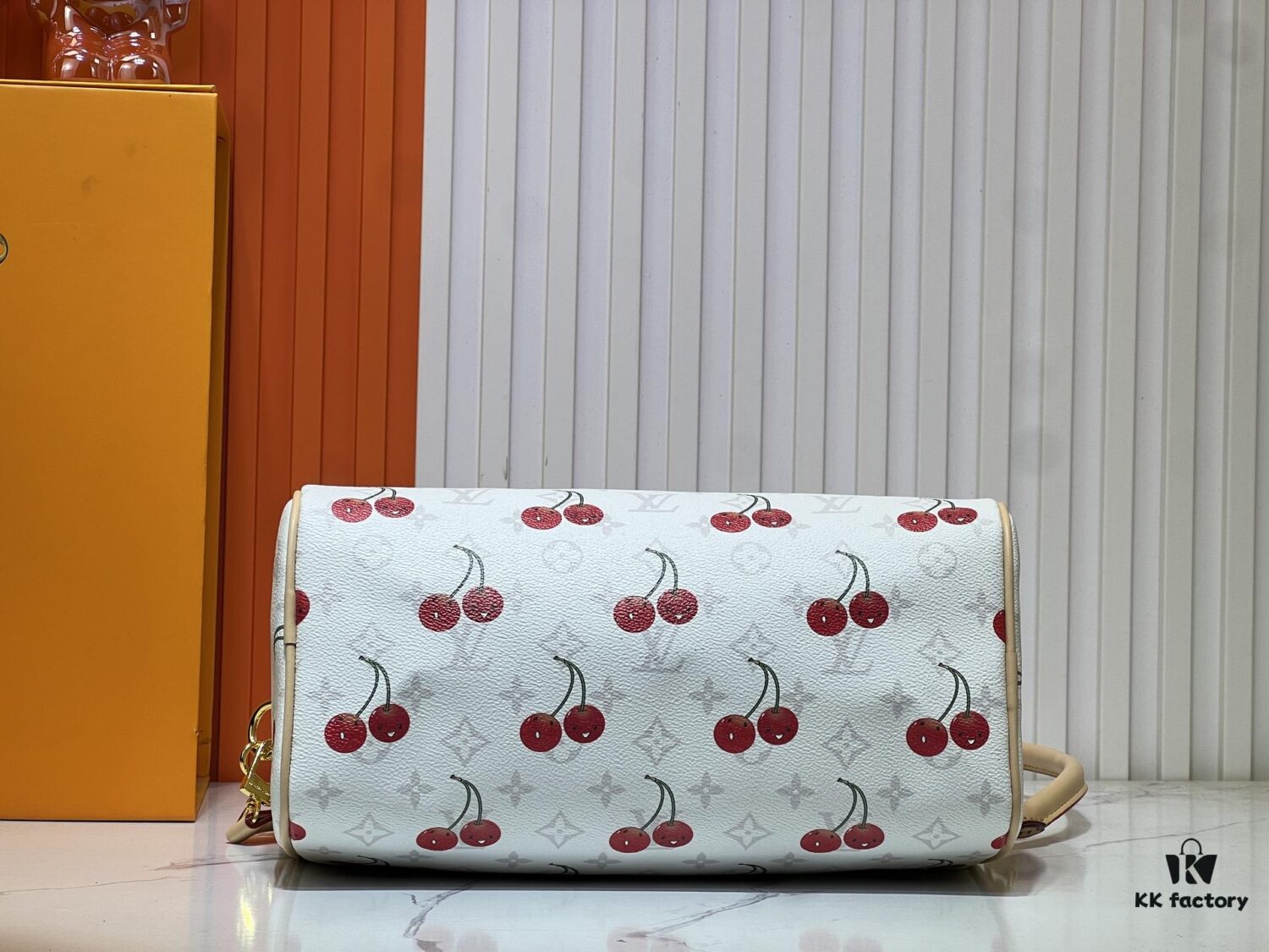 69306073f09edb6de4c50580 M17089 M40391 Louis Vuitton Cherry Series Handbag from 2005 Designed by Takashi Murakami