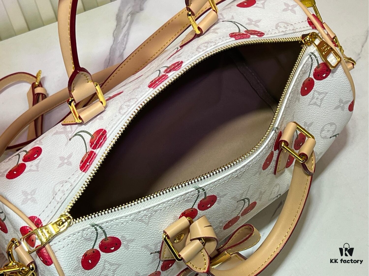 69306073f09edb6de4c50581 M17089 M40391 Louis Vuitton Cherry Series Handbag from 2005 Designed by Takashi Murakami