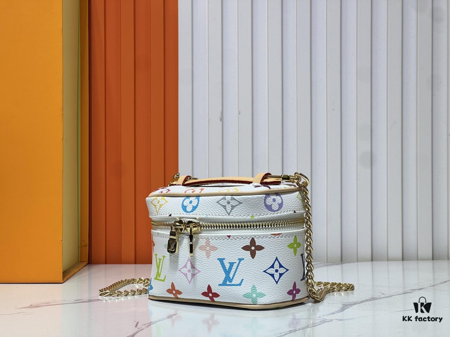 693060b8f09edb6de4c505f8 Upgraded Original M13747 M44495 M44936 M42263 M42265 LV Takashi Murakami Nice Mini Nano Pouch with Monogram Print in 33 Vibrant Colors, 2025 LV x Takashi Murakami Collaboration White Tricolor and Black Tricolor Twelve-Section Series, Popular Worldwide Among Celebrities