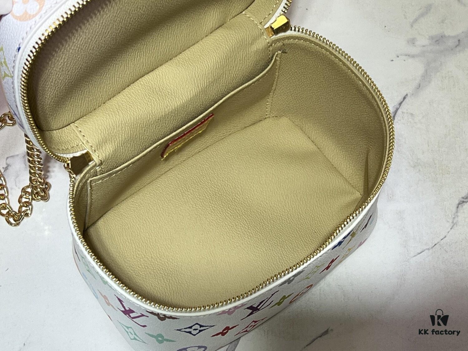 693060c7f09edb6de4c50612 Upgraded Original M13747 M44495 M42265 M44936 M42263 LV Takashi Murakami Nice Mini Nano Cosmetic Pouch Featuring Monogram Print in 33 Vibrant Colors, 2025 LV x Takashi Murakami Collaboration White Tricolor and Black Tricolor Twelve-Section Series, Globally Popular Among Celebrities