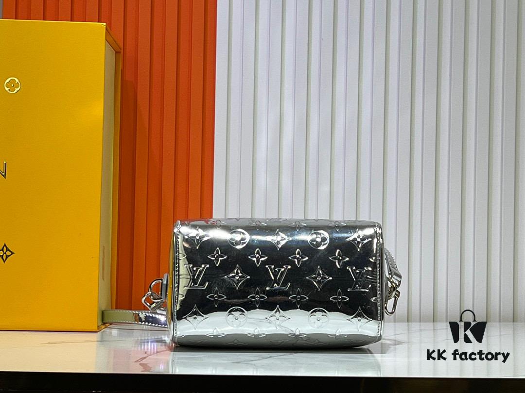 693060caf09edb6de4c50618 M11987 M58953 Silver Speedy Bandoulière 20 Handbag from LV Ski Collection