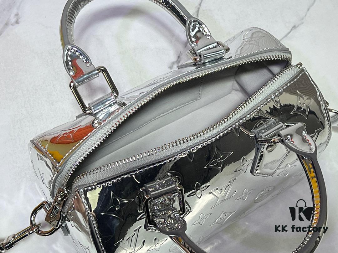 693060cbf09edb6de4c50619 M11987 M58953 Silver Speedy Bandoulière 20 Handbag from LV Ski Collection