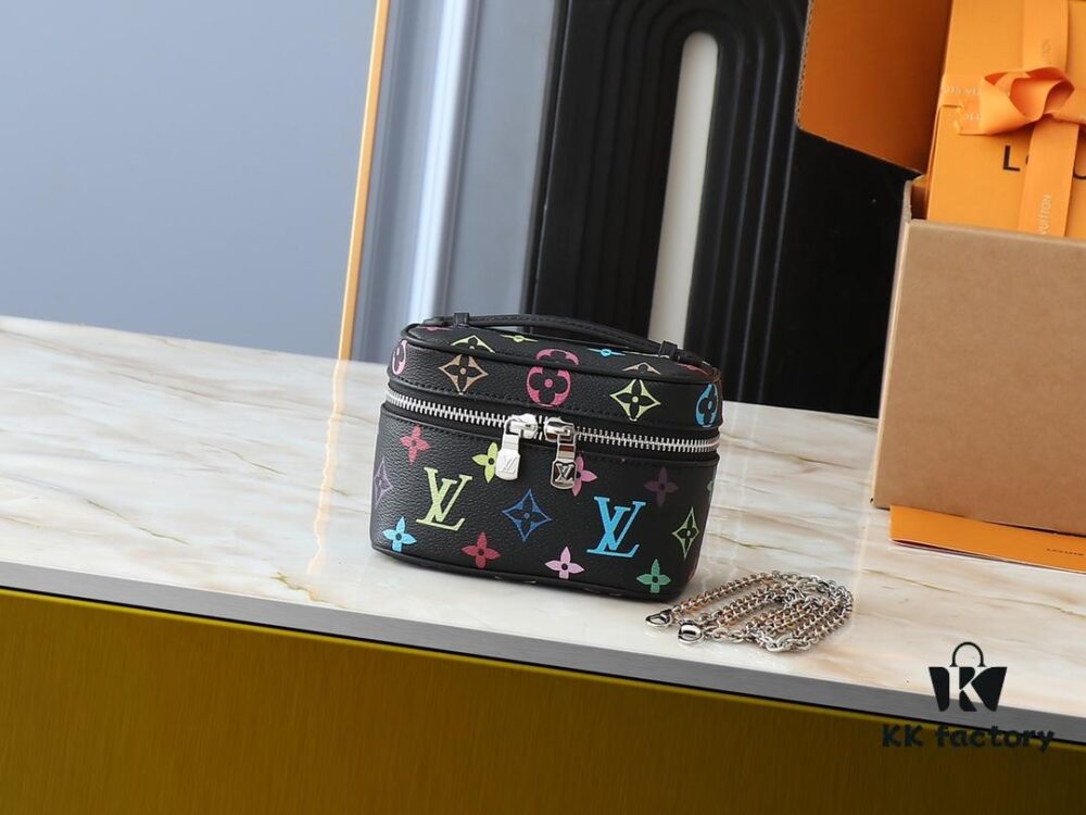 693060dbf09edb6de4c5063d Upgraded Original M13747 M44495 M42265 M44936 M42263 LV Takashi Murakami Nice Mini Nano Cosmetic Pouch Featuring Monogram Print in 33 Vibrant Colors, 2025 LV x Takashi Murakami Collaboration White Tricolor and Black Tricolor Twelve-Section Series, Globally Popular Among Celebrities