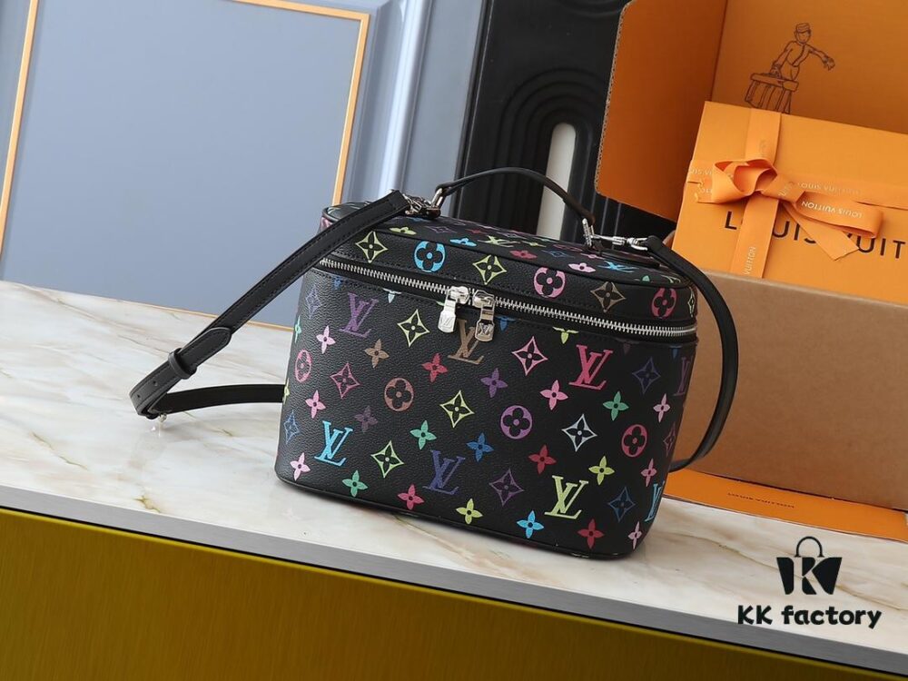 693060e4f09edb6de4c50652 Upgraded Original M13747 M44495 M42265 M44936 M42263 LV Takashi Murakami Nice Mini Nano Pouch with Monogram Print in 33 Vibrant Colors, 2025 LV x Takashi Murakami Collaboration White Tricolor and Black Tricolor Twelve-Section Series, Popular Worldwide Among Celebrities