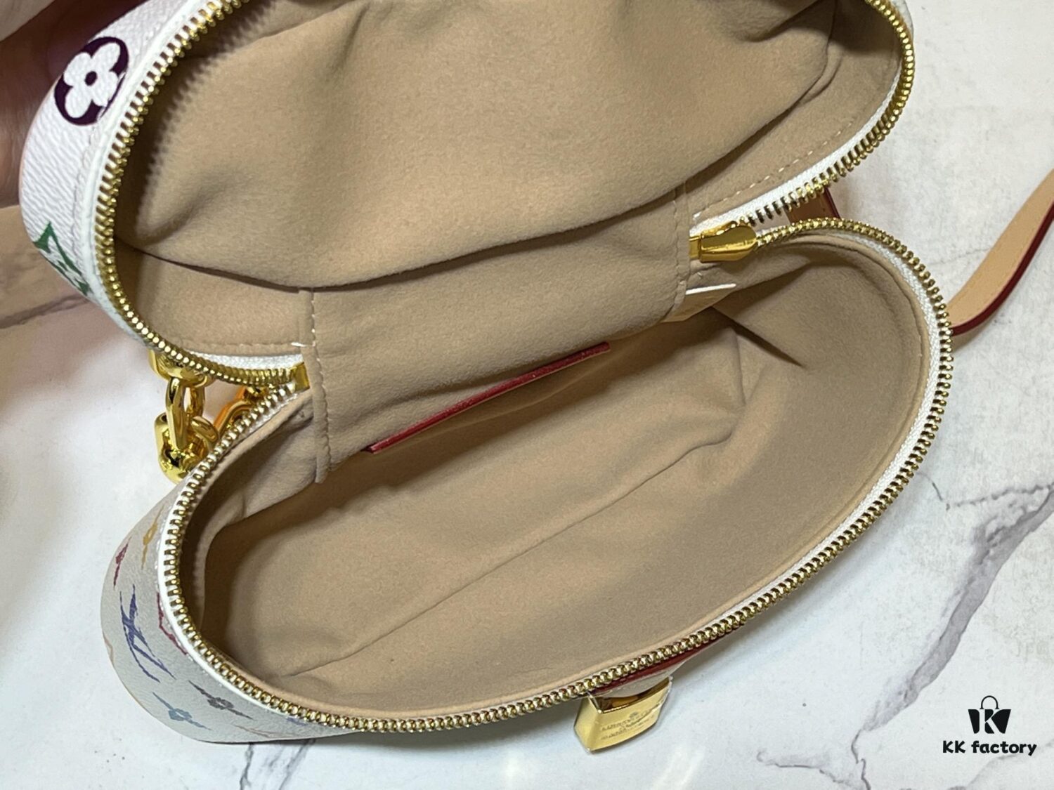 69306167f09edb6de4c50770 Murakami Takashi White Tricolor Upgrade Original Version M47125 M42264 Vanity Chain Pouch