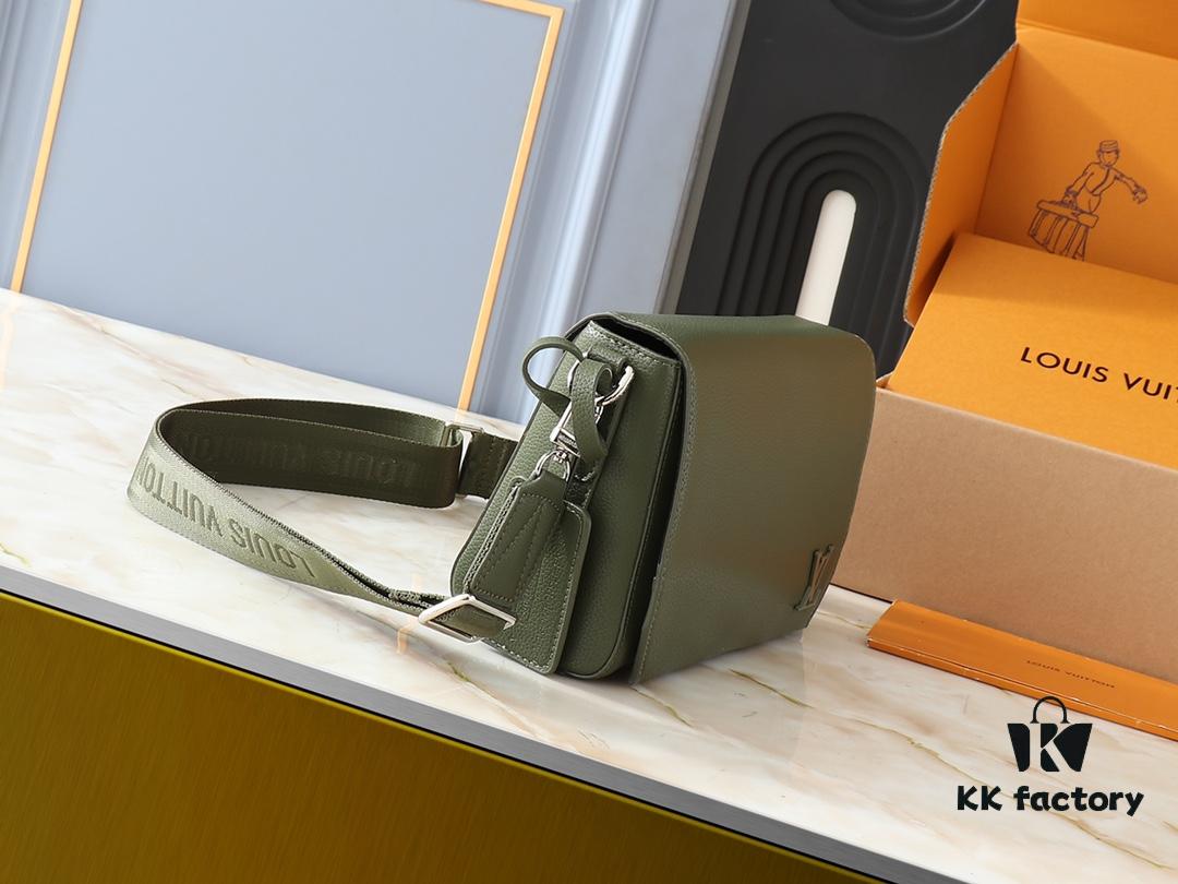 693061c1f09edb6de4c5082d Upgraded Original Takeoff Small Aer Messenger Bag in Black and Military Green