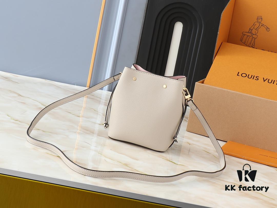 693061edf09edb6de4c5089b Upgraded Original M68709 Mini Bucket Bag NANO LOCKME BUCKET Handbag