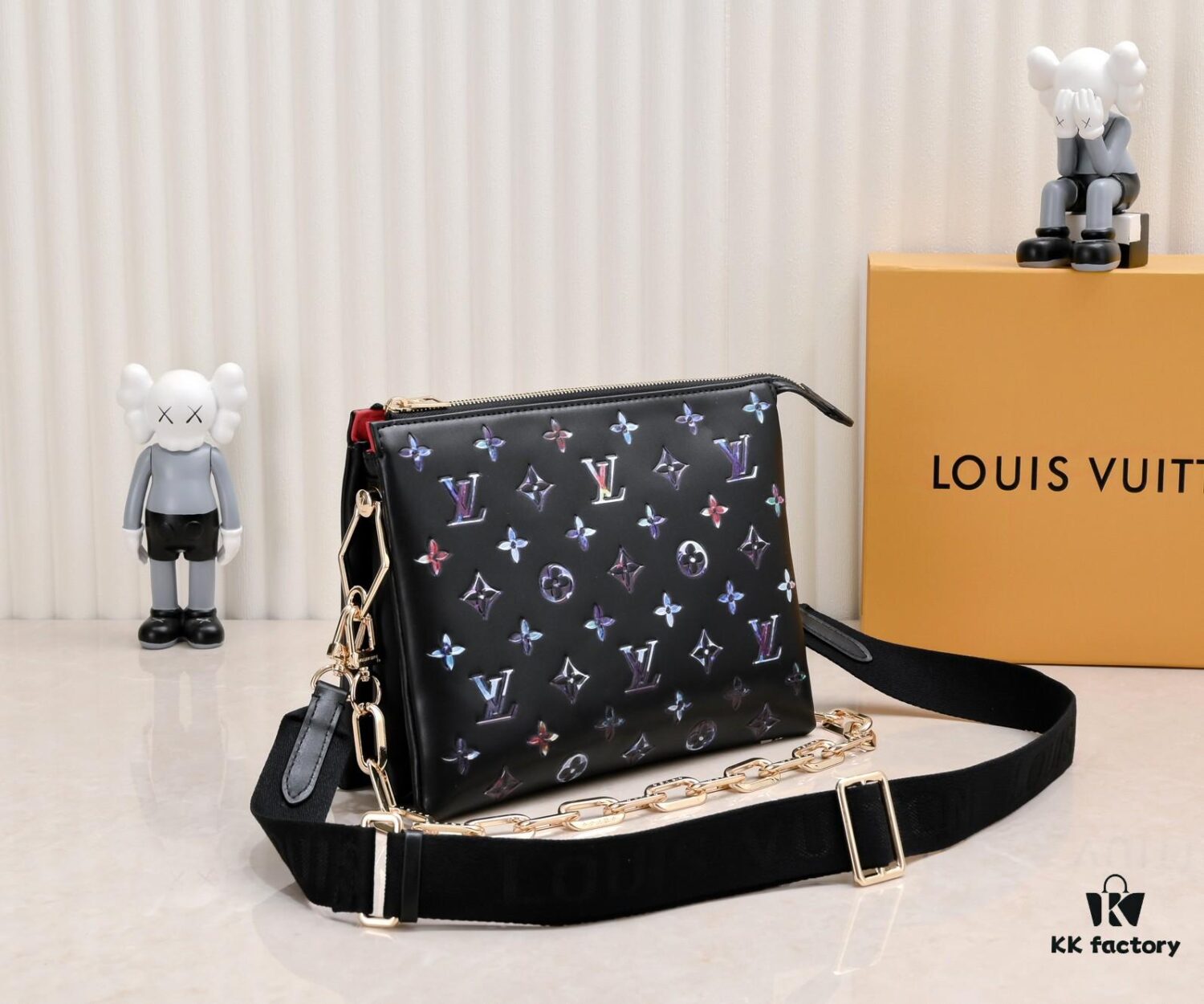 69306248f09edb6de4c50969 Exclusive Real Shot - Upgraded Version‼️ M21353 Printed 57790 This Model Coussin Small Bag Features Monogram Embossed Lambskin with Floral Pattern Ingeniously Integrated into the LV Letters and Monogram Flowers