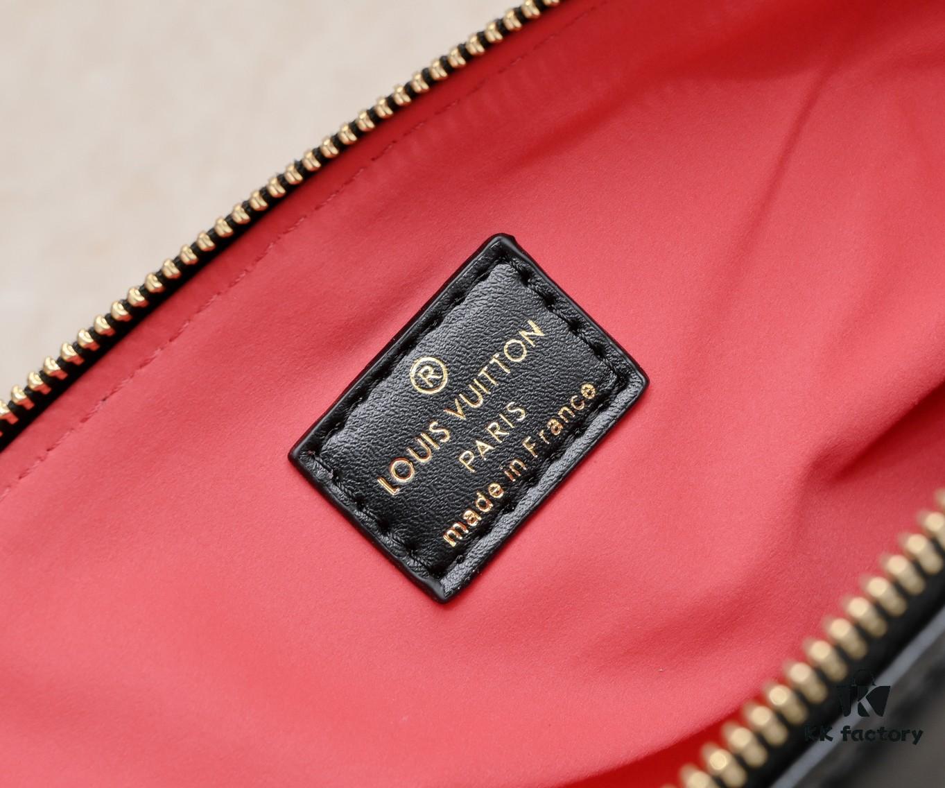69306252f09edb6de4c5097e Exclusive Real Shot - Upgraded Version‼️ M21353 Printed 57790 This Model Coussin Small Bag Features Monogram Embossed Lambskin with Floral Pattern Ingeniously Integrated into the LV Letters and Monogram Flowers