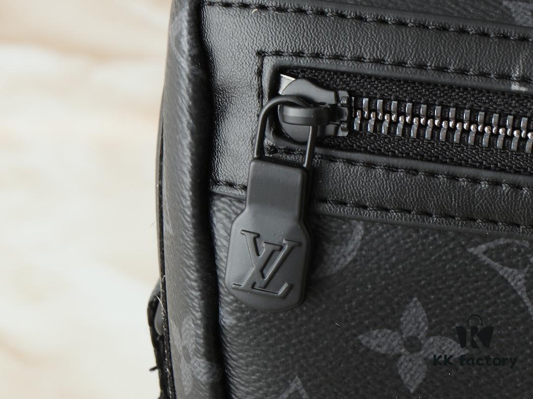 69306269f09edb6de4c509ae Upgraded Original M25121 Voyager Small Messenger Bag