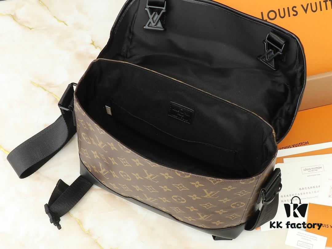 6930626df09edb6de4c509b8 Upgraded Original M25121 Voyager Small Messenger Bag