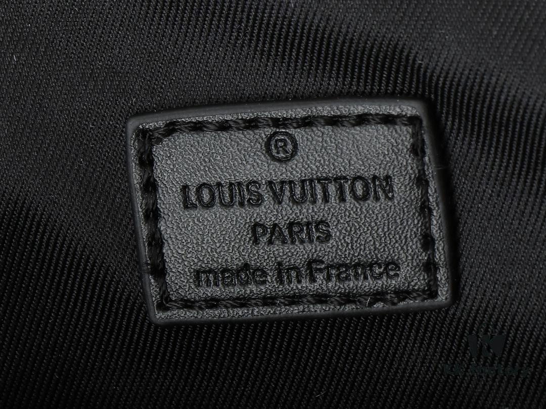 6930626ef09edb6de4c509bc Upgraded Original M25121 Voyager Small Messenger Bag