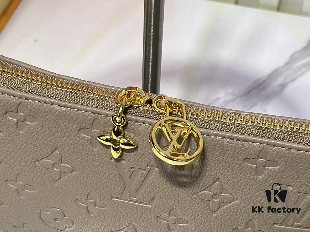 6930629ff09edb6de4c50a3b Upgraded Original M12174 This Pochette Sèvres Belongs to the LV Ski Collection, Ready to Shine in a 'Sparkling' Gunmetal Tone