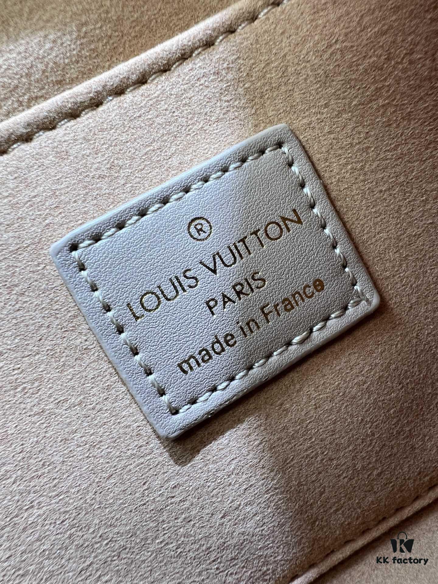 693062a1f09edb6de4c50a43 Upgraded Original M12174 This Pochette Sèvres Belongs to the LV Ski Collection, Ready to Shine in a 'Sparkling' Gunmetal Tone
