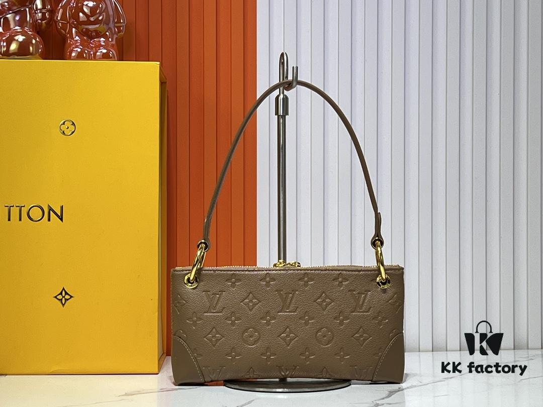 693062abf09edb6de4c50a56 Upgraded Original M12174 This Pochette Sèvres Belongs to the LV Ski Collection, Ready to Shine in a 'Sparkling' Gunmetal Tone