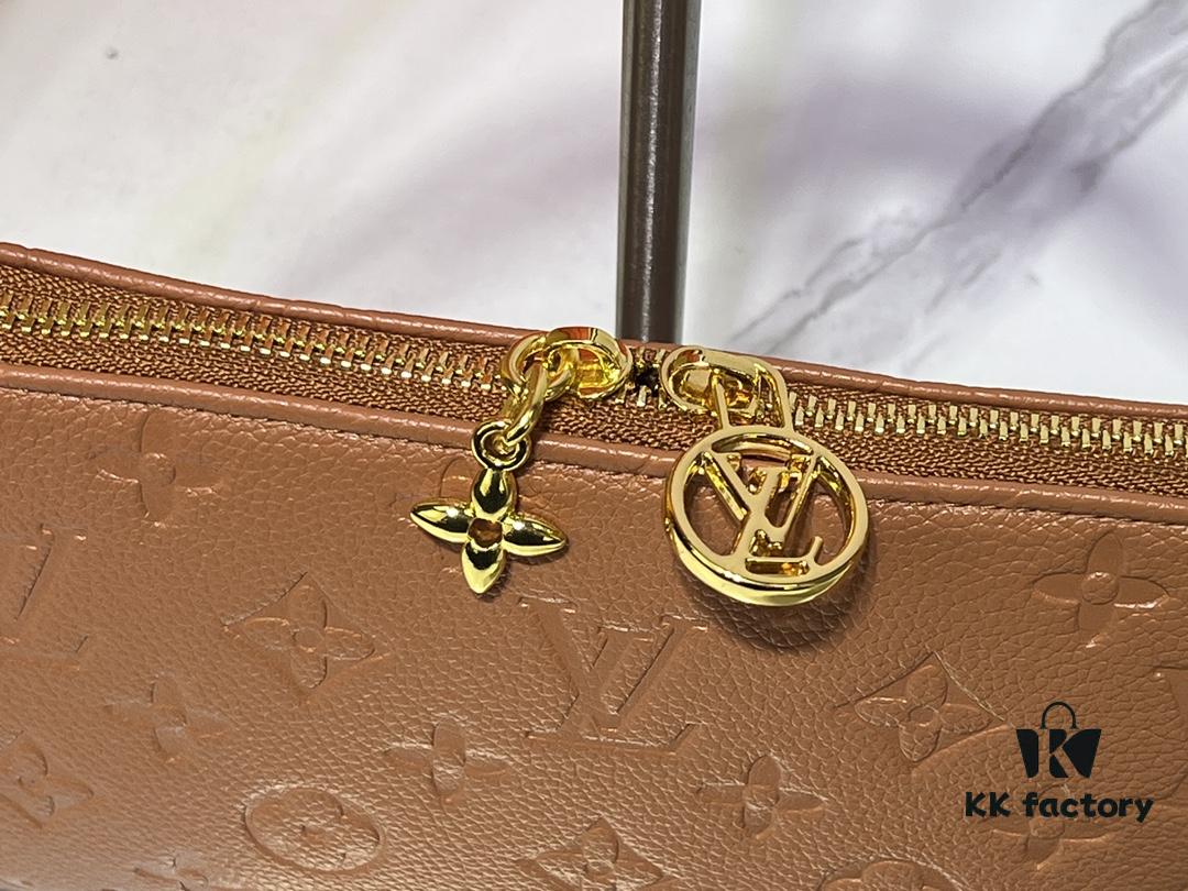 693062aff09edb6de4c50a60 Upgraded Original M12174 This Pochette Sèvres Belongs to the LV Ski Collection, Ready to Shine in a 'Sparkling' Gun-Metal Tone