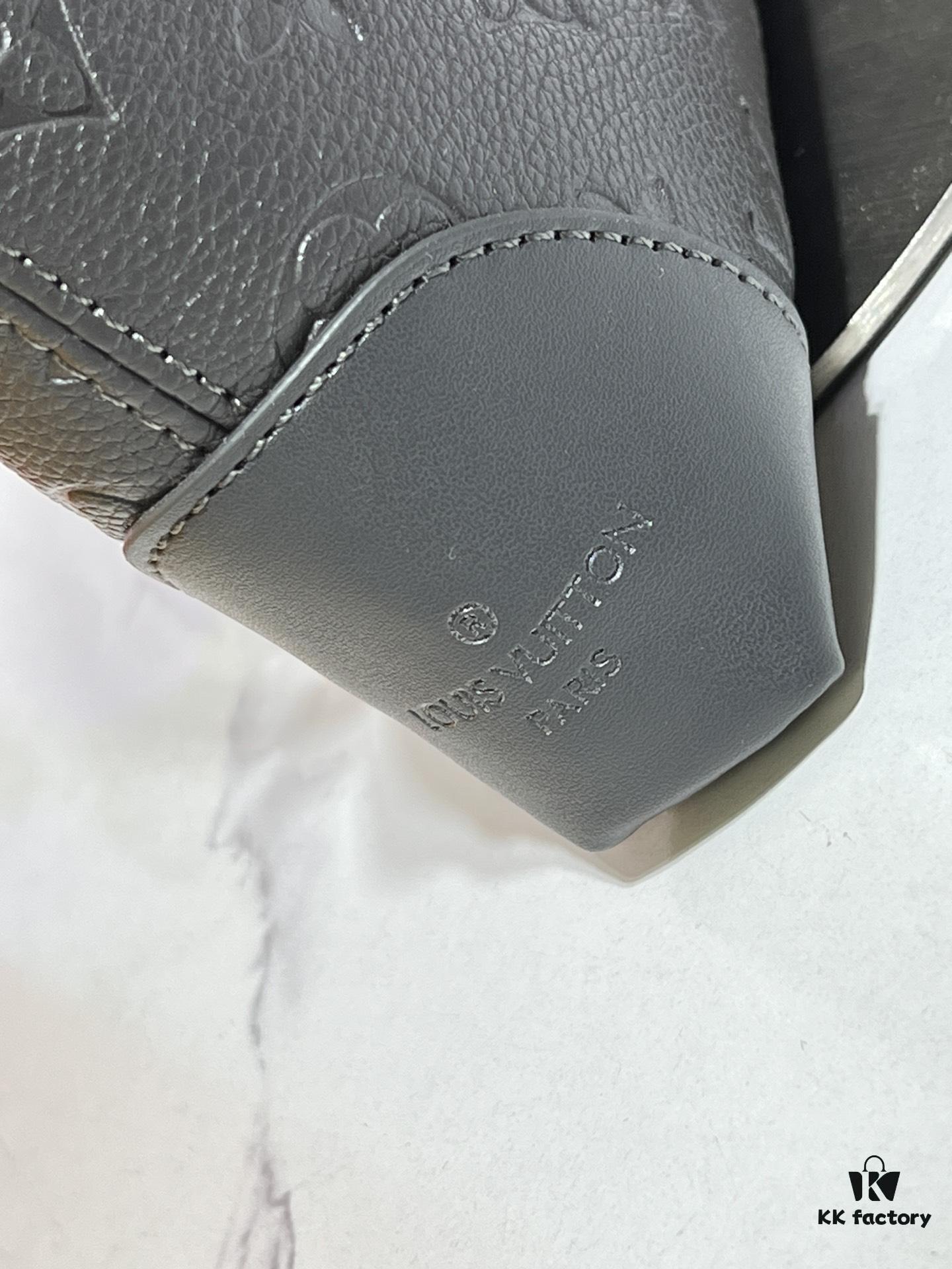 693062aff09edb6de4c50a61 Upgraded Original M12174 This Pochette Sèvres Belongs to the LV Ski Collection, Ready to Shine in a 'Sparkling' Gunmetal Tone