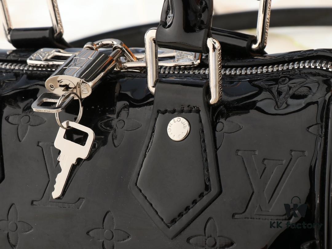 693062d4f09edb6de4c50ab4 Upgraded Original M11987 M46234 Speedy Bandoulière 20 Handbag from LV Ski Collection