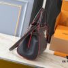 693062d7f09edb6de4c50aba Upgraded Original Version M54811 M54810 This Twist Tote Bag Features Modern Silhouettes and Luxurious Design Elements Including the Classic LV Twist Lock and Crossbody Strap, Destined to Become a New Centerpiece of Attention