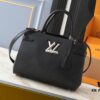 693062dbf09edb6de4c50ac1 Upgraded Original Version M54811 M54810 This Twist Tote Bag Features Modern Silhouettes and Luxurious Design Elements Such as the Classic LV Twist Lock and Crossbody Strap, Destined to Become a New Center of Attention