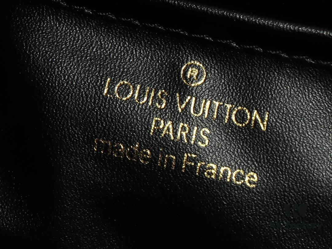 693062f6f09edb6de4c50afa Upgraded Original M24880 M24879 M24620 M24607 Black Out Capucines Souple Large Handbag