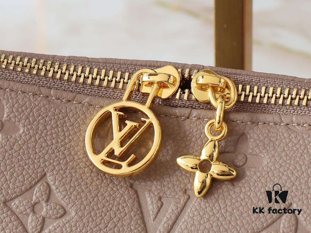 69306330f09edb6de4c50b87 Upgraded Original M12174 This Pochette Sèvres Belongs to the LV Ski Collection, Ready to Shine in a 'Sparkling' Gunmetal Tone