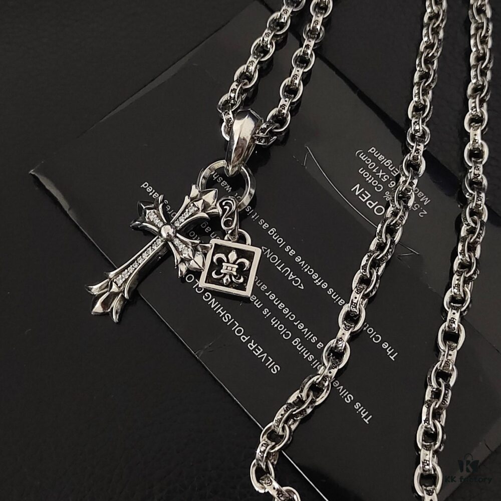 693063d86e68136f4d9a43ca Today's Recommendation: Chrome Hearts Diamond-Inlaid Cross Letter Chain