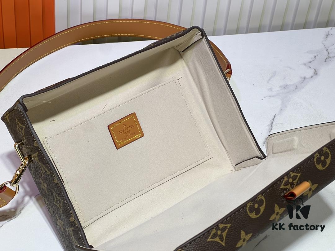 693064036e68136f4d9a43e8 Upgraded Original M24455 Medium Shopper Bag